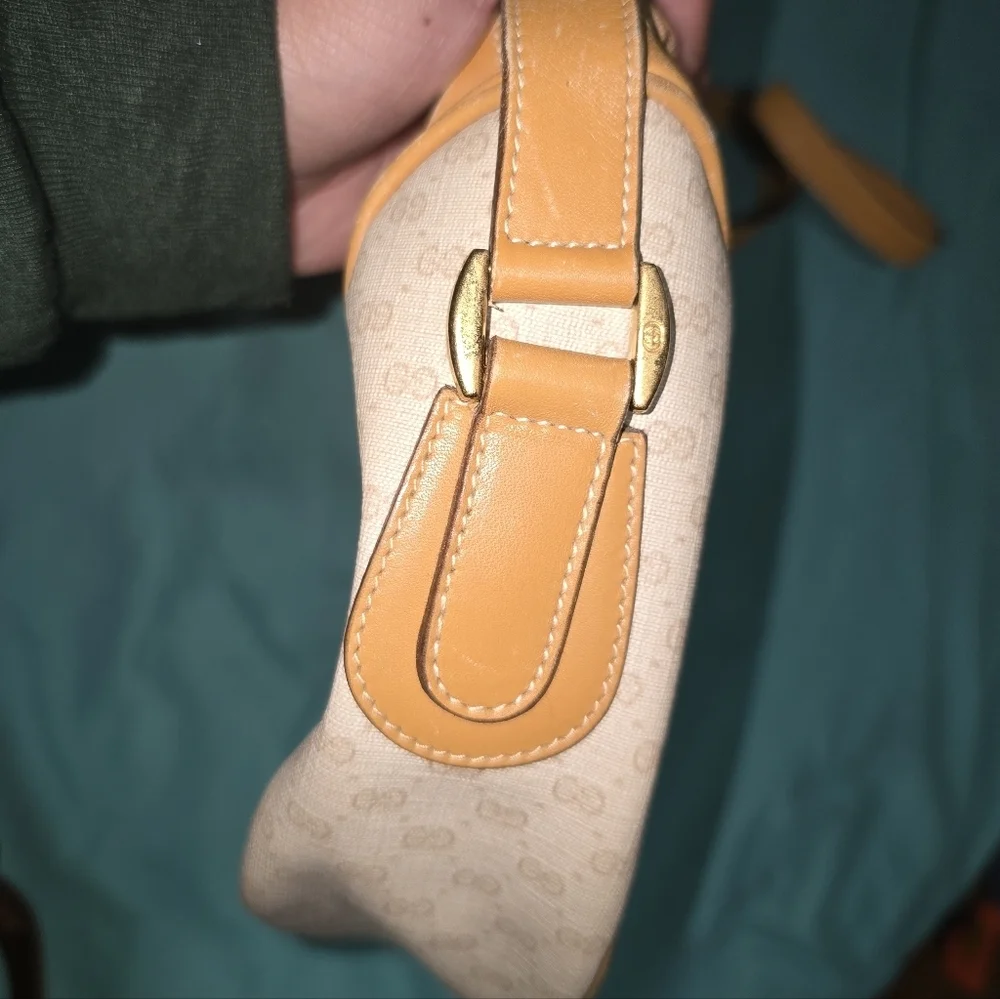 Gucci Tan and Cream Supreme Women's Bag With Red & Green Line